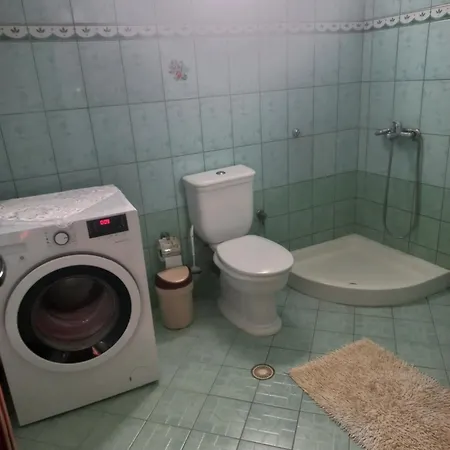 Orhan Lazarat Villa Gjirokastër