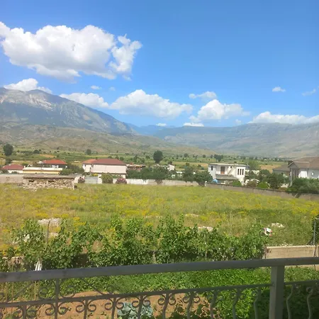 Villa Orhan Lazarat Gjirokastra