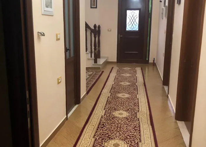 Orhan Lazarat Villa Gjirokastër